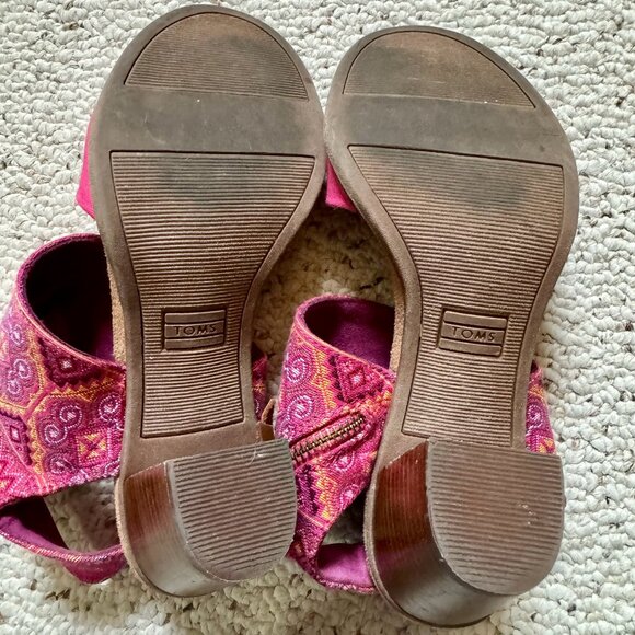 pink TOMS heeled peep-toes w/ zip closure & geometric pattern, women's size 6.5 - Picture 8 of 11